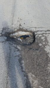 Équipement de réparation inclut